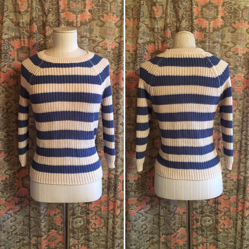 🚺 Forever 21 Striped Sweater